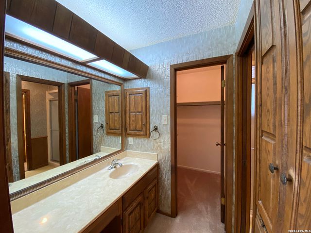 15711 Eagle Cliff, San Antonio, TX 78232