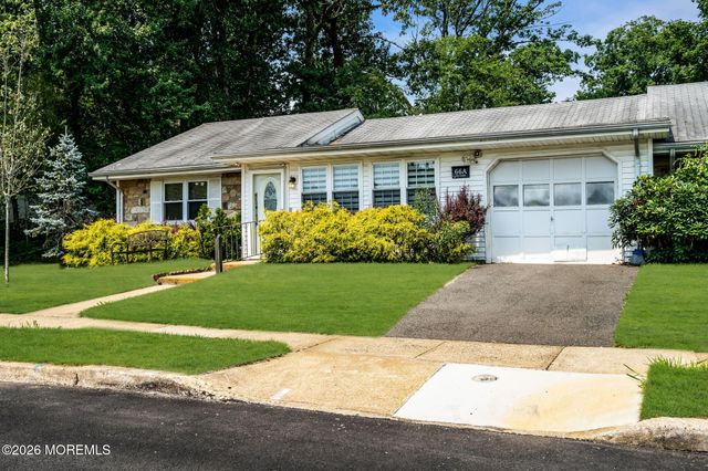 66A Ivy Court 1001, Lakewood, NJ 08701
