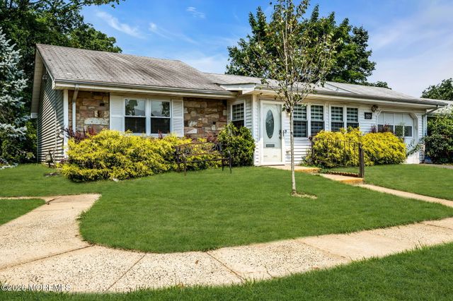 66A Ivy Court 1001, Lakewood, NJ 08701
