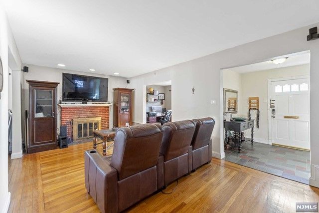 275 Sherman Avenue, Teaneck, NJ 07666