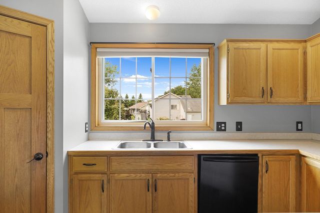 813 Lawrence Parkway, Buffalo, MN 55313