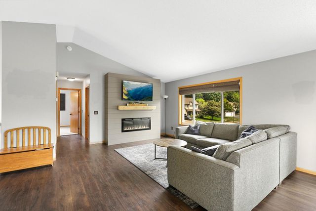 813 Lawrence Parkway, Buffalo, MN 55313