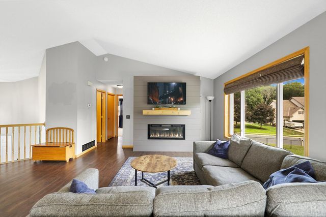 813 Lawrence Parkway, Buffalo, MN 55313