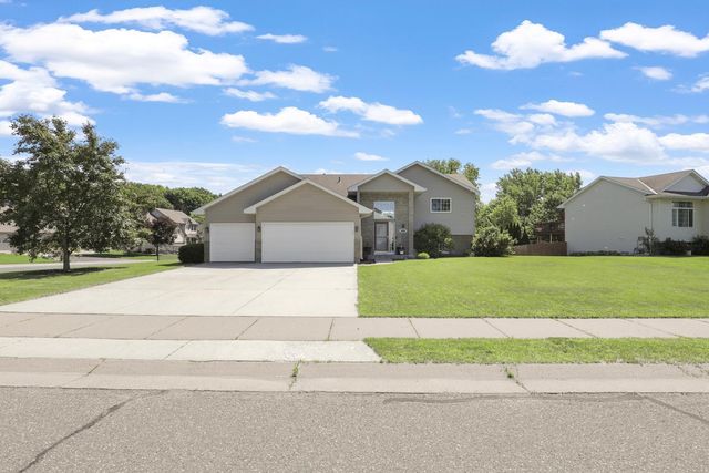 813 Lawrence Parkway, Buffalo, MN 55313