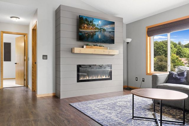 813 Lawrence Parkway, Buffalo, MN 55313