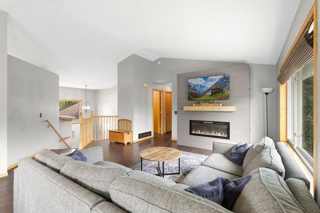 813 Lawrence Parkway, Buffalo, MN 55313