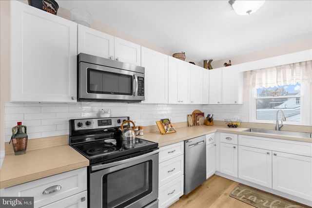 7803 LINTHICUM RD, Pasadena, MD 21122