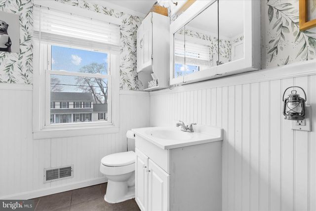 7803 LINTHICUM RD, Pasadena, MD 21122