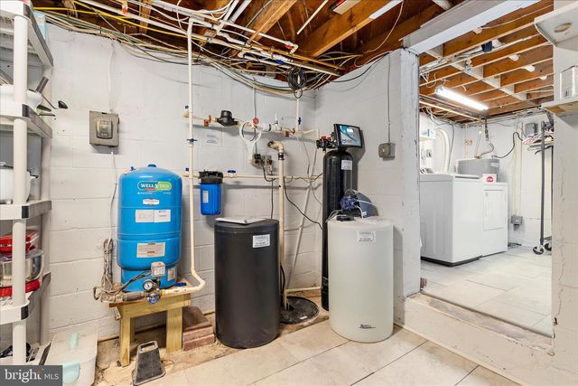 7803 LINTHICUM RD, Pasadena, MD 21122