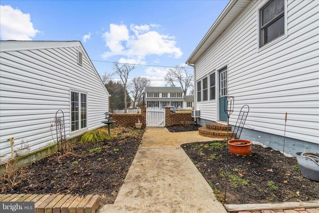 7803 LINTHICUM RD, Pasadena, MD 21122