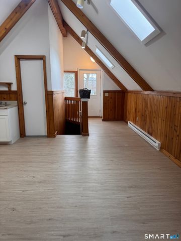 48 Lenox Avenue 3rd floor, Milford, CT 06460