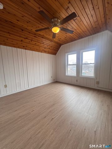 48 Lenox Avenue 3rd floor, Milford, CT 06460