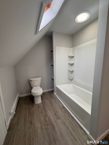 48 Lenox Avenue 3rd floor, Milford, CT 06460