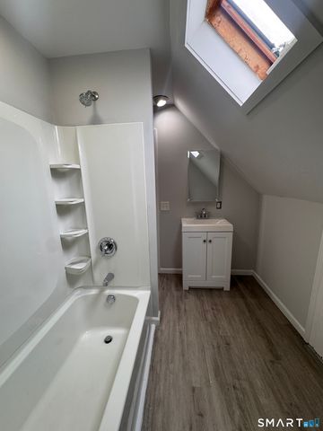 48 Lenox Avenue 3rd floor, Milford, CT 06460