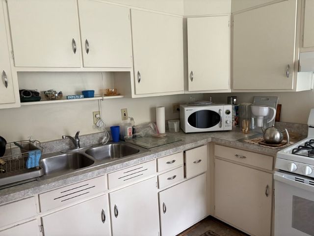 28 Rundel Park, Rochester, NY 14607