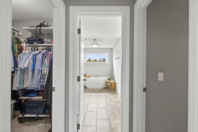 4146 N Lady Slipper Road, Lake Elmo, MN 55042