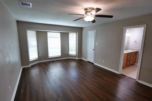 915 Comstock Springs Drive, Katy, TX 77450