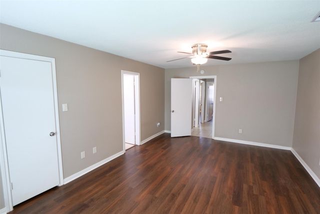 915 Comstock Springs Drive, Katy, TX 77450