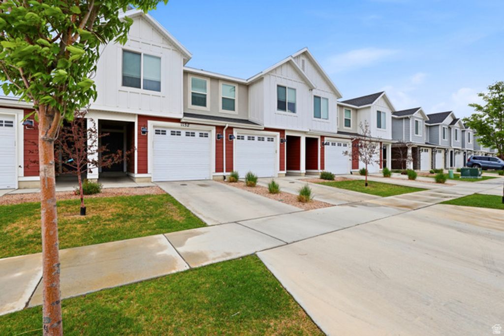 Image 2 of property listing at 1152 E TRIDENT DR, Saratoga Springs, UT 84045