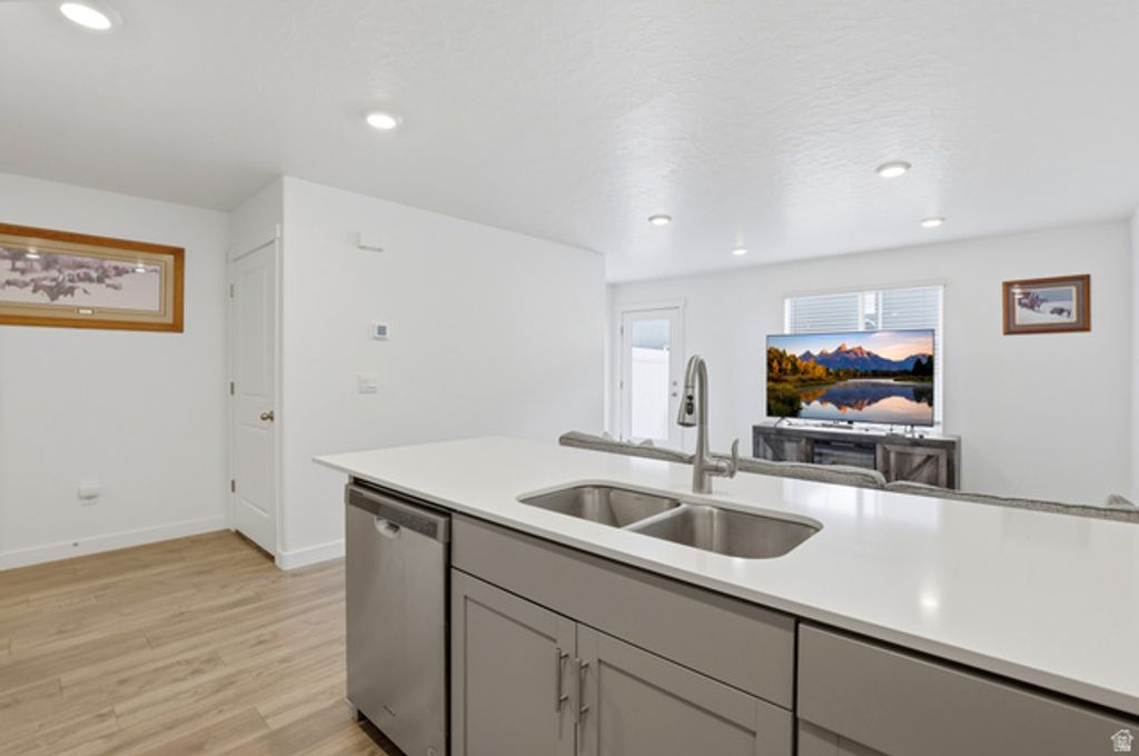 Image 13 of property listing at 1152 E TRIDENT DR, Saratoga Springs, UT 84045