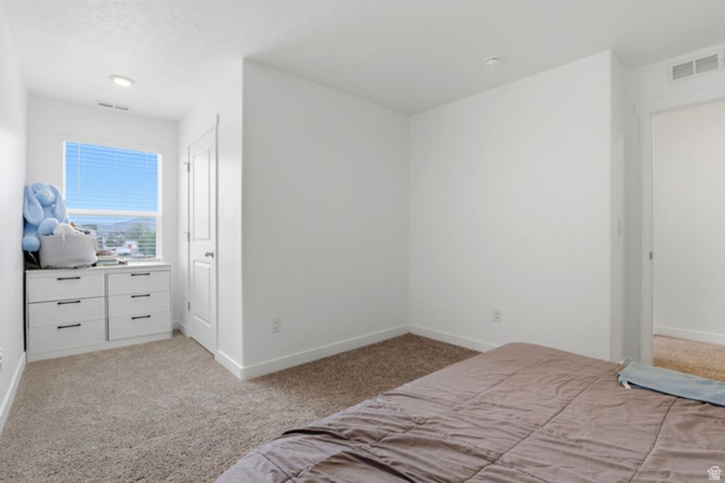 Image 18 of property listing at 1152 E TRIDENT DR, Saratoga Springs, UT 84045
