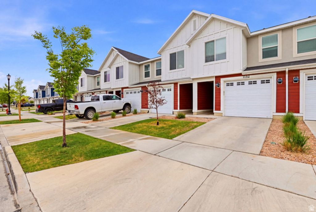 Image 3 of property listing at 1152 E TRIDENT DR, Saratoga Springs, UT 84045