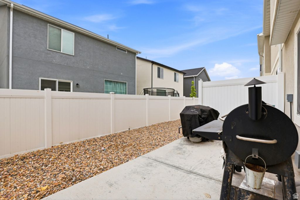 Image 23 of property listing at 1152 E TRIDENT DR, Saratoga Springs, UT 84045