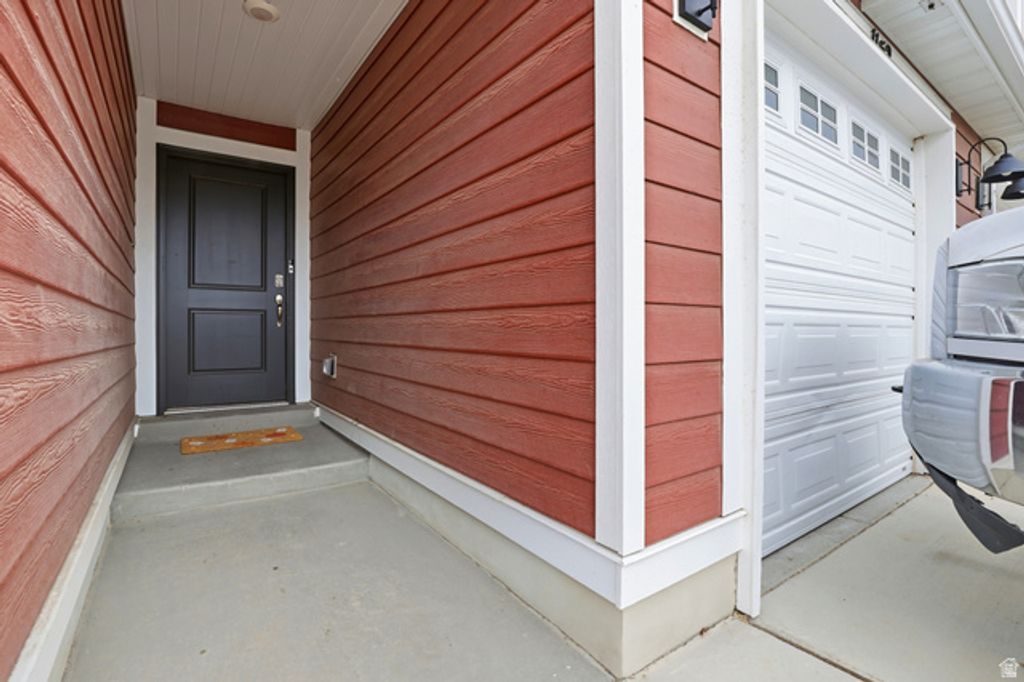 Image 4 of property listing at 1152 E TRIDENT DR, Saratoga Springs, UT 84045
