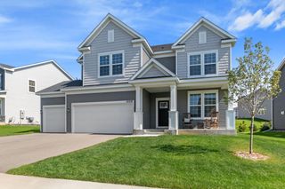 10318 McGregor Boulevard, Woodbury, MN 55129