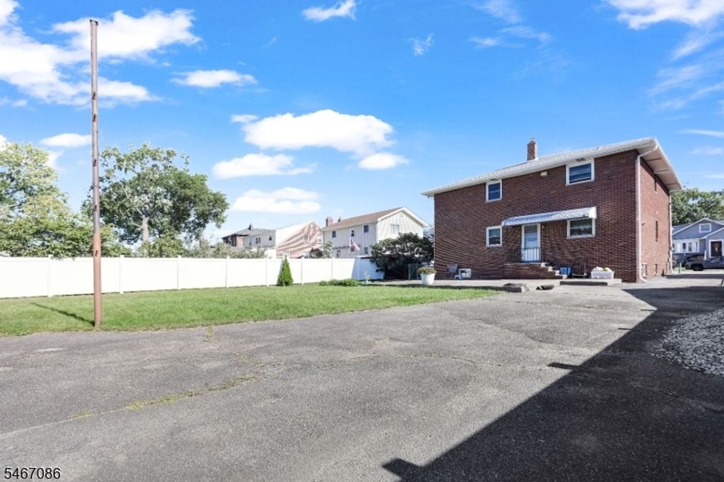 325 Grant Ave, Lyndhurst Twp., NJ 07071 — photo 2