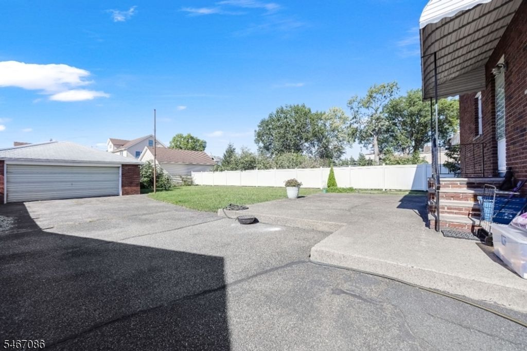 325 Grant Ave, Lyndhurst Twp., NJ 07071 — photo 3