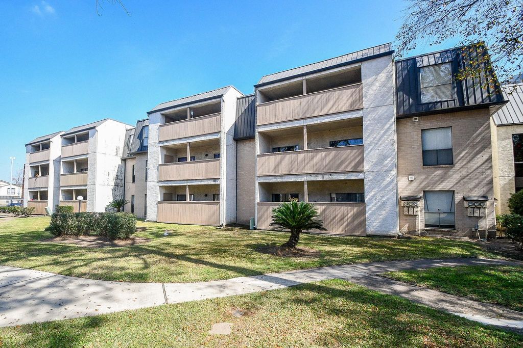 8433 Hearth Drive 1, Houston, TX 77054
