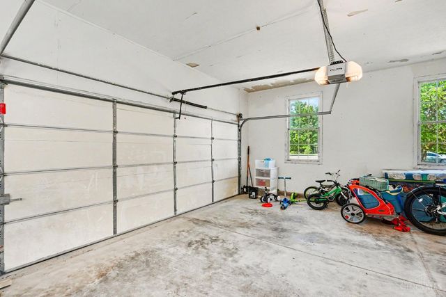 3920 Pine View, Williamsburg Twp, OH 44176