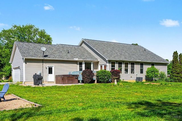 3920 Pine View, Williamsburg Twp, OH 44176