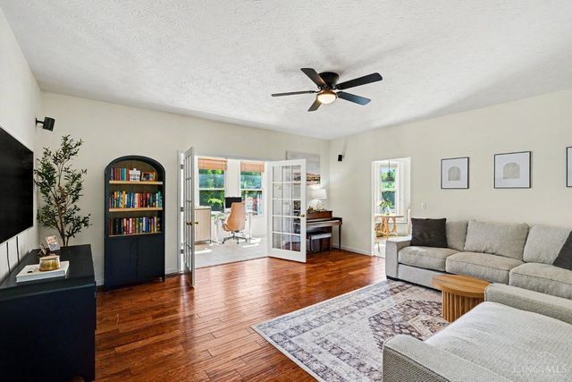 3920 Pine View, Williamsburg Twp, OH 44176