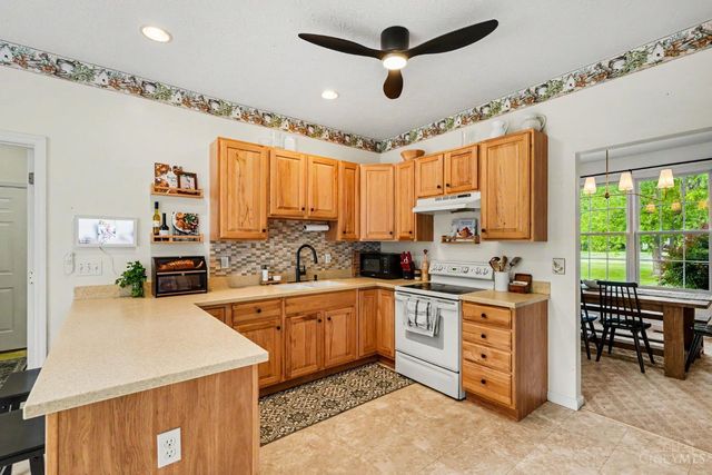 3920 Pine View, Williamsburg Twp, OH 44176