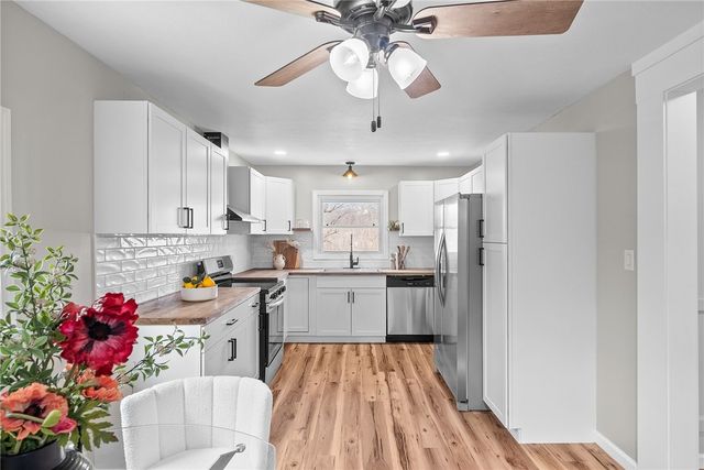 110 Grant St, Burgettstown Boro, PA 15021