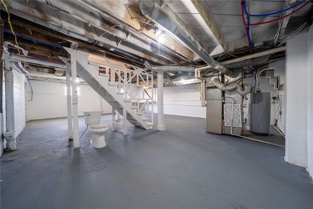 110 Grant St, Burgettstown Boro, PA 15021