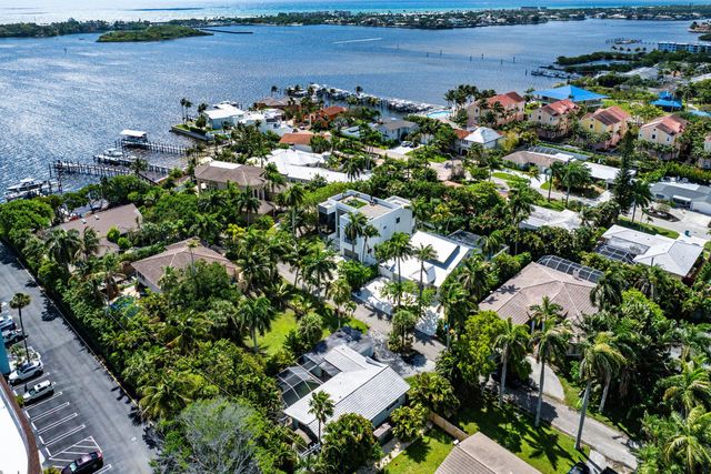 631 Lakeside Harbor, Boynton Beach, FL 33435