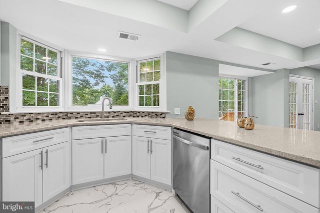 3805 PRIMROSE DR NW, Waldorf, MD 20602