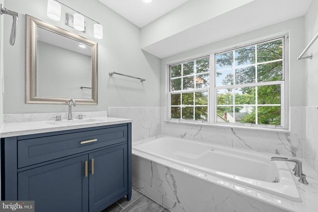 3805 PRIMROSE DR NW, Waldorf, MD 20602