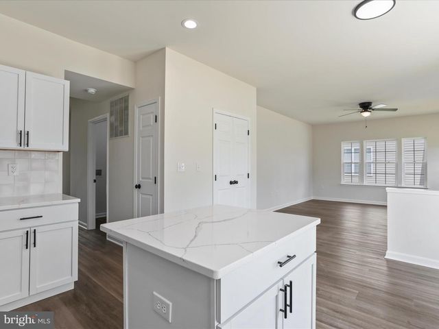 90 WATERCOURSE DR, Ranson, WV 25438