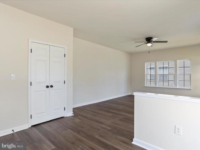 90 WATERCOURSE DR, Ranson, WV 25438