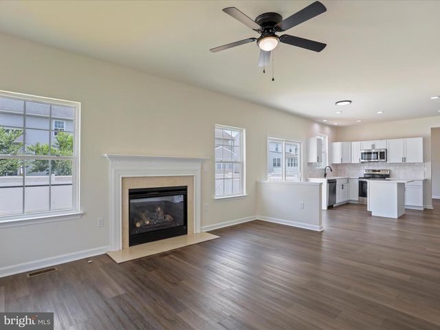 90 WATERCOURSE DR, Ranson, WV 25438