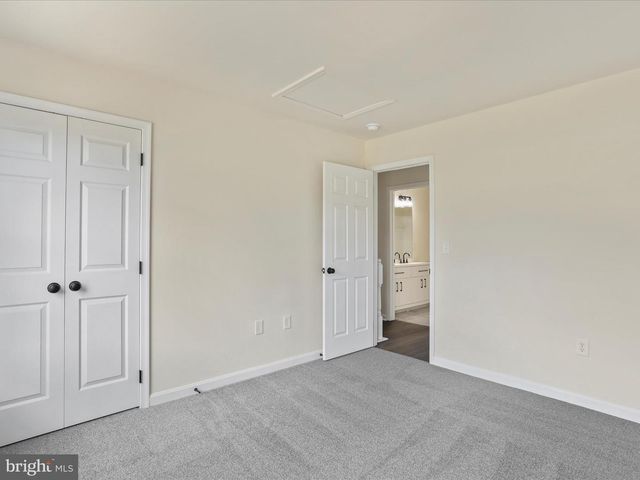 90 WATERCOURSE DR, Ranson, WV 25438