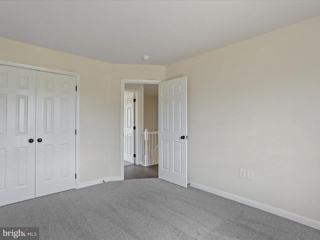 90 WATERCOURSE DR, Ranson, WV 25438