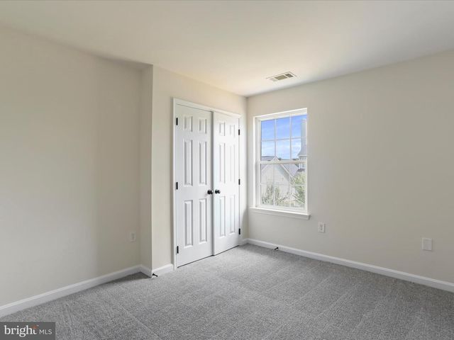 90 WATERCOURSE DR, Ranson, WV 25438