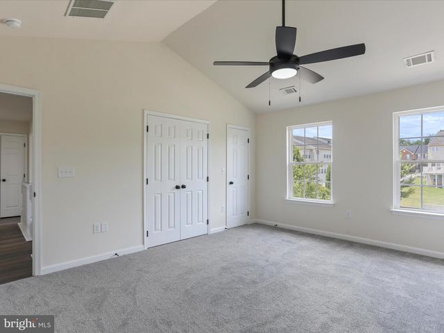 90 WATERCOURSE DR, Ranson, WV 25438