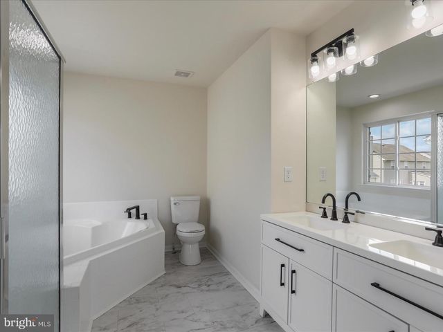 90 WATERCOURSE DR, Ranson, WV 25438