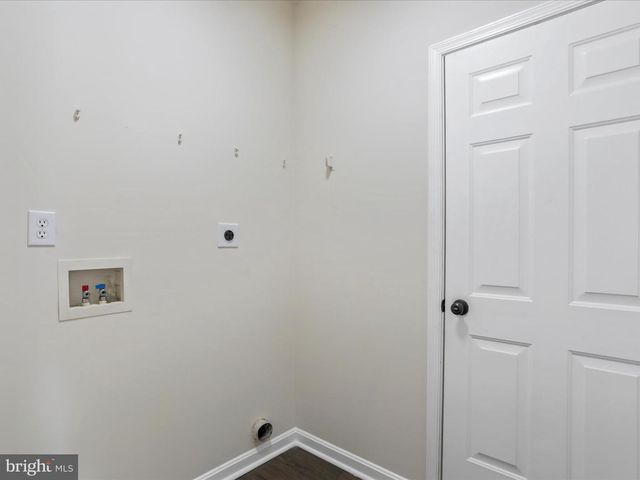 90 WATERCOURSE DR, Ranson, WV 25438